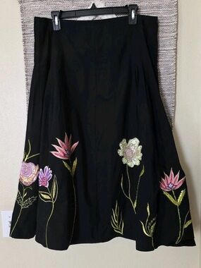 Basil & Maude Black Embroidered Floral Midi Skirt Beaded Sequin Accent Sz 12